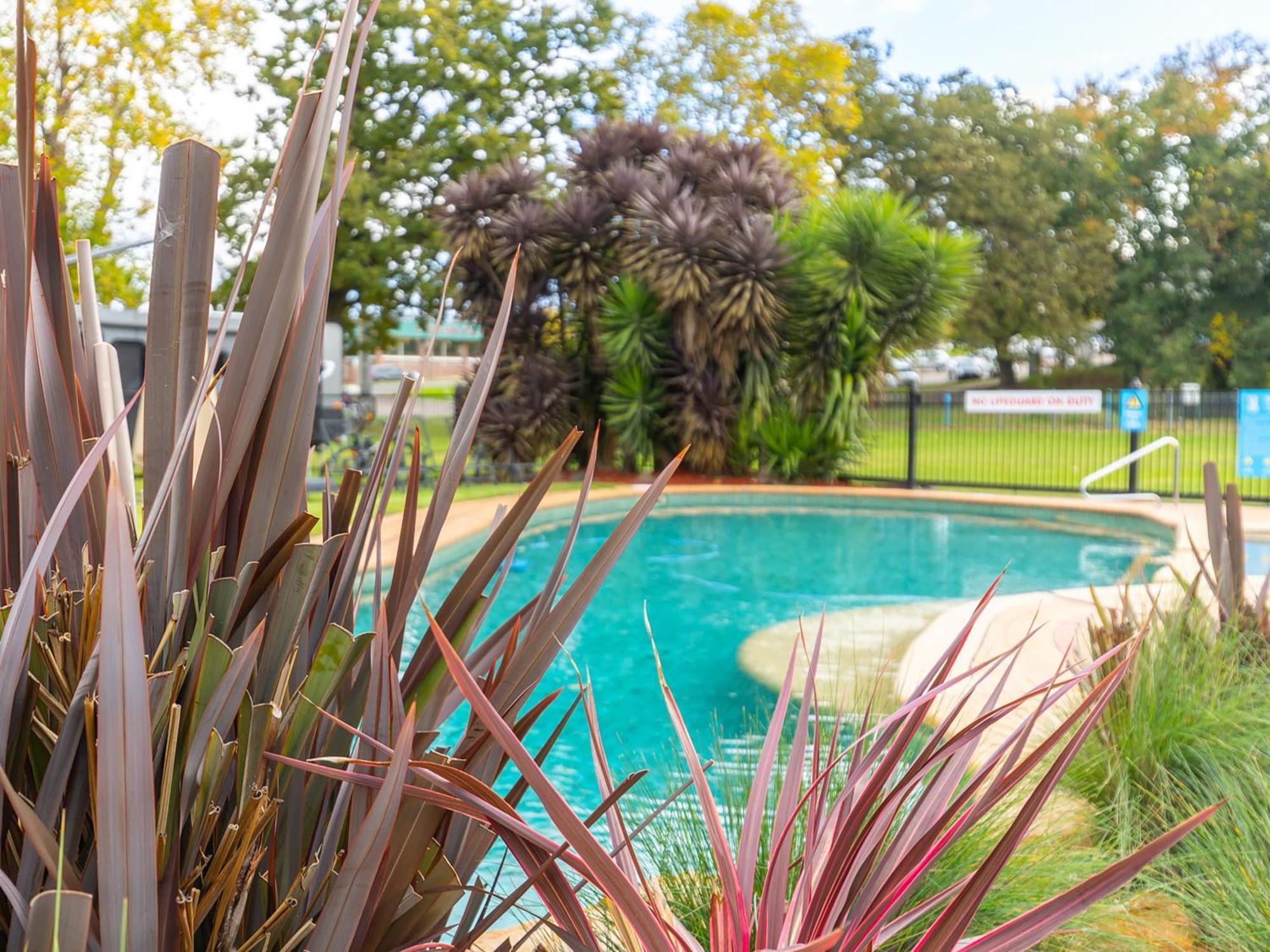 Nrma Bairnsdale Riverside Holiday Park Ngoại thất bức ảnh