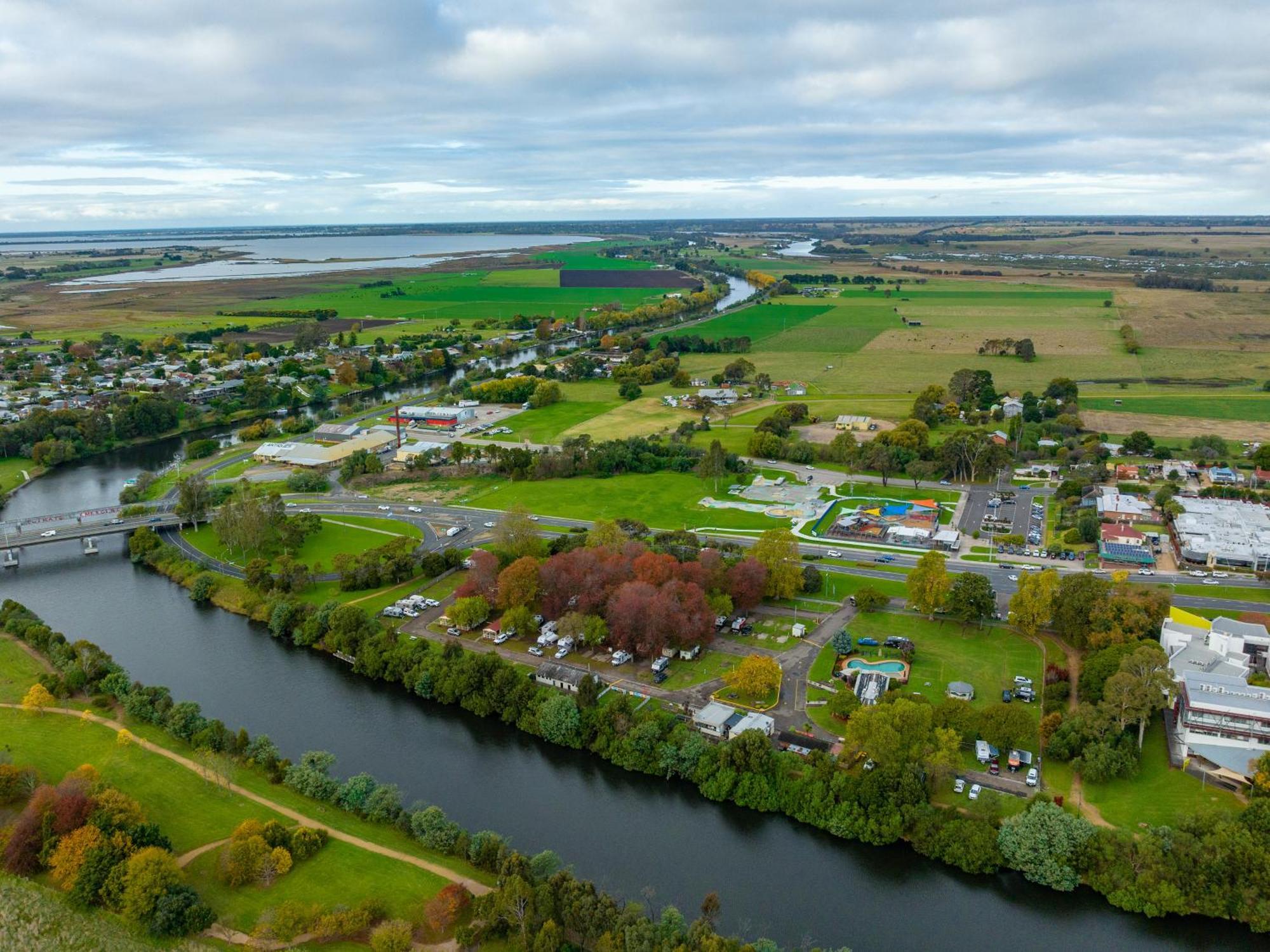 Nrma Bairnsdale Riverside Holiday Park Ngoại thất bức ảnh