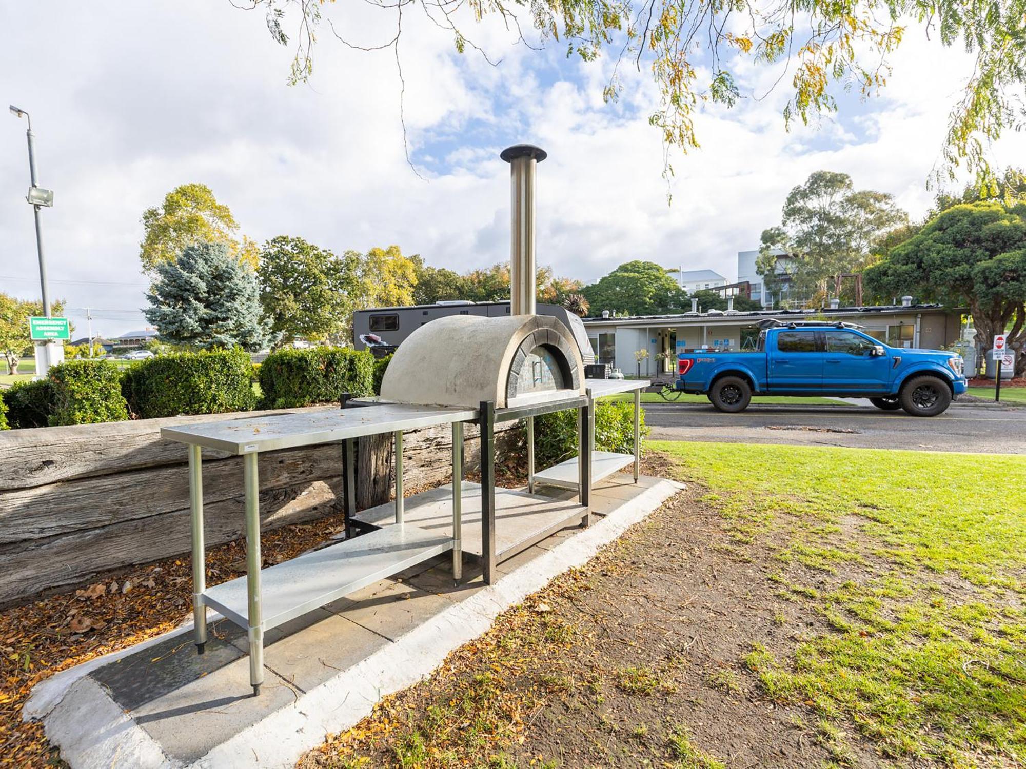 Nrma Bairnsdale Riverside Holiday Park Ngoại thất bức ảnh