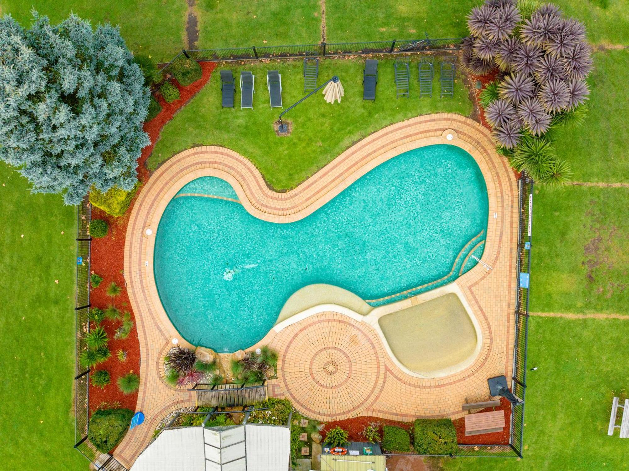 Nrma Bairnsdale Riverside Holiday Park Ngoại thất bức ảnh