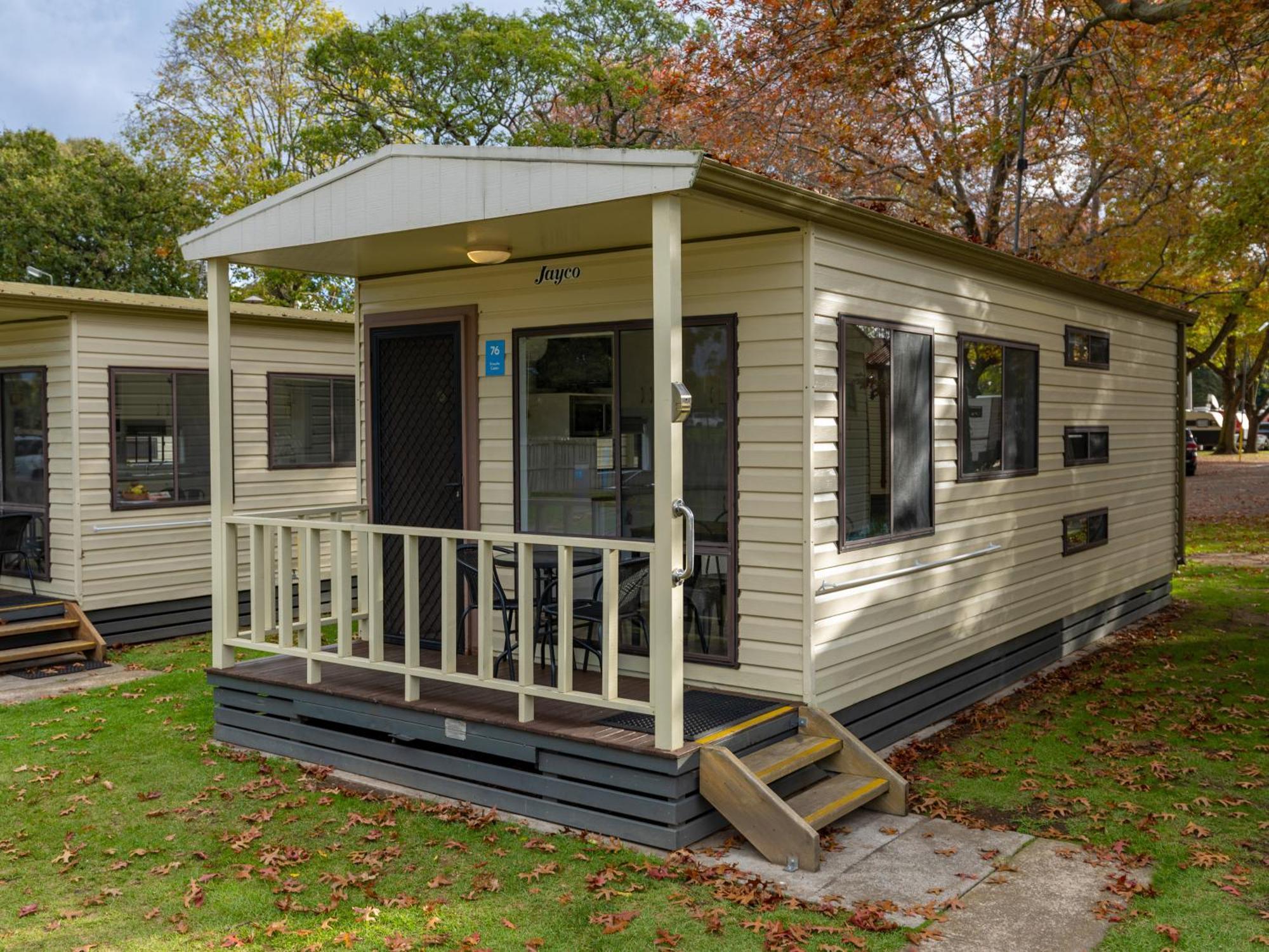 Nrma Bairnsdale Riverside Holiday Park Phòng bức ảnh