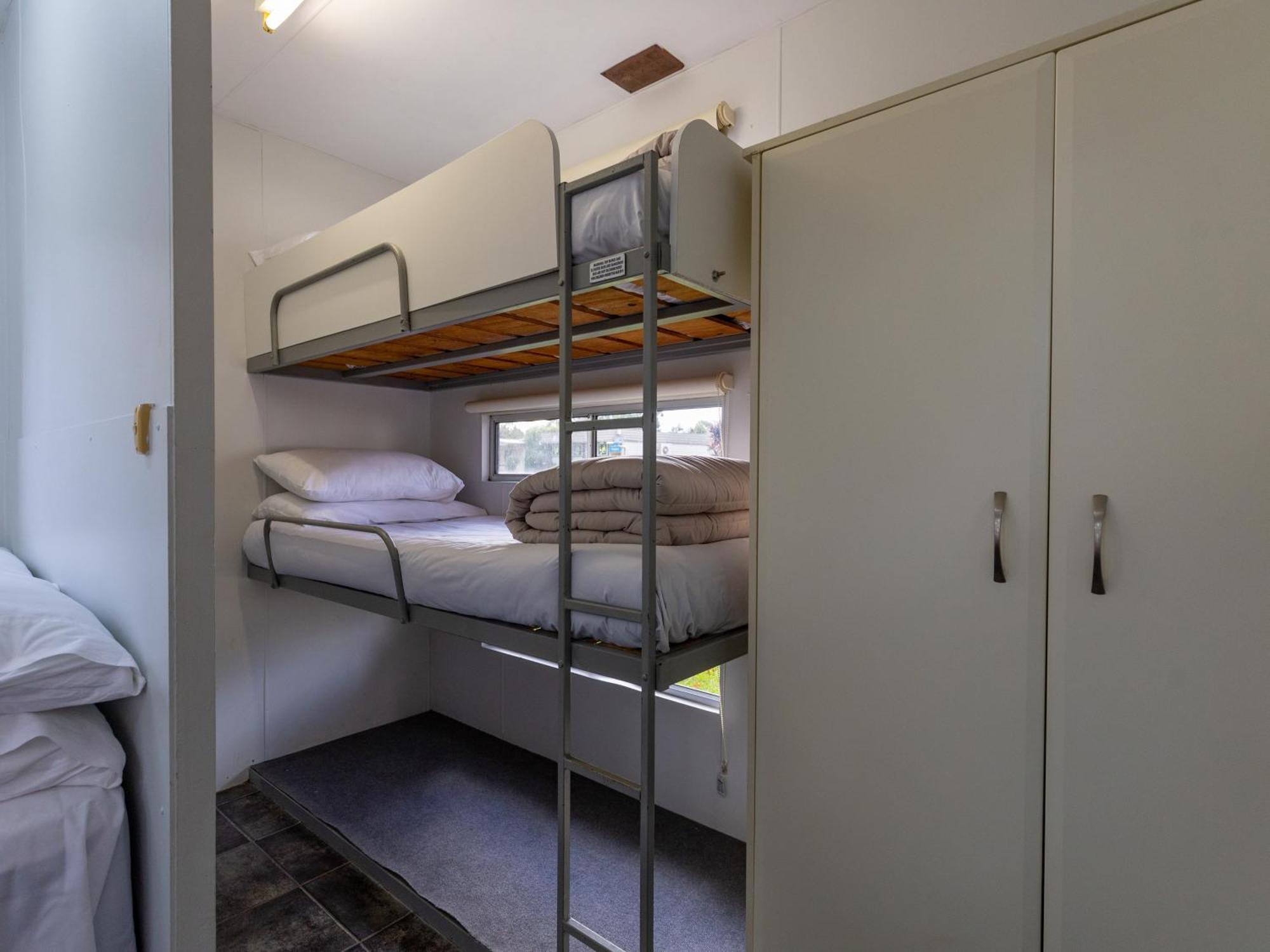 Nrma Bairnsdale Riverside Holiday Park Phòng bức ảnh